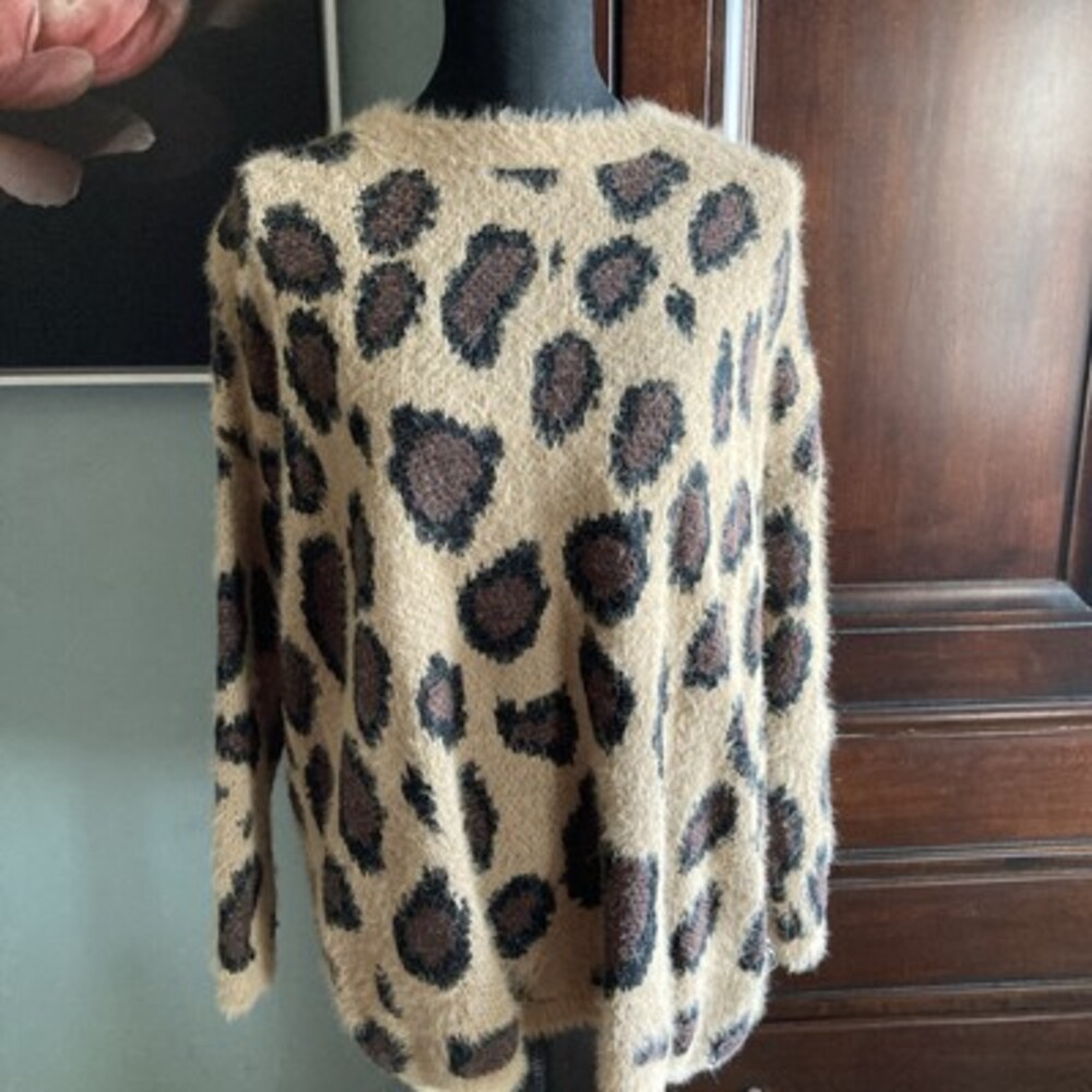 Altar'd State Sweater Fuzzy Knit Leopard Print Drop Sleeve Pullover S/M A203